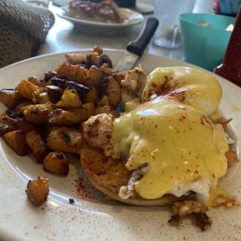 Harpoon Harry's - Lobster Benedict - Breakfast & Brunch Near Me - Key West, Florida