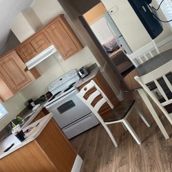 Encore Tropical Palms - The kitchen dining area