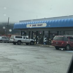 Dari-Mart - Dari Mart Convenience Store. People who work here are so nice! Thanks!