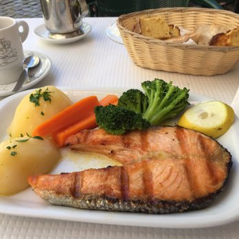 Flor dos Arcos - Grilled salmon- delicious! - Portuguese Near Me - Lisbon, 11