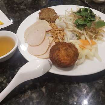 Bánh Cuon Thanh Trúc - About 35% of my dish are bean sprouts - Vietnamese Near Me - Toronto, Ontario Bánh Cuon Thanh Trúc - About 35% of my dish are bean sprouts - Vietnamese Near Me - Toronto, Ontario