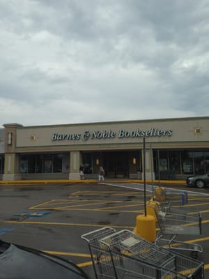 Barnes & Noble by null