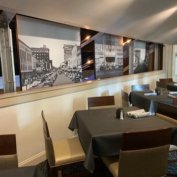 Webb Custom Kitchen - Seating area - New American Near Me - Gastonia, North Carolina Webb Custom Kitchen - Seating area - New American Near Me - Gastonia, North Carolina
