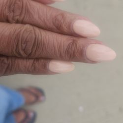 Queen Nails & Day Spa - Refill