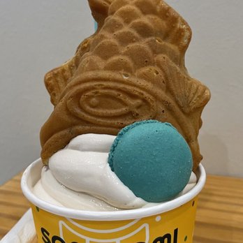 Somisomi - Ah-Boong with horchata/milk swirl soft serve - Ice Cream & Frozen Yogurt Near Me - Katy, Texas Somisomi - Ah-Boong with horchata/milk swirl soft serve - Ice Cream & Frozen Yogurt Near Me - Katy, Texas