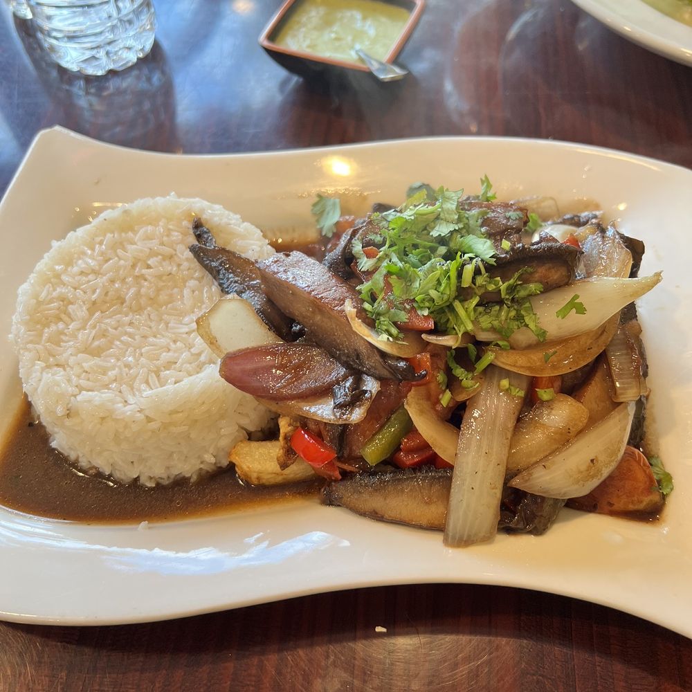 Vegetarian Lomo Saltado Vegetarian Lomo Saltado