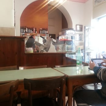 Osteria Da Sandro - This simple place is all about the customers - it comes alive when it's full - Roman Near Me - Rome, RM