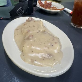 Nadines Hash House - Half biscuits gravy - Breakfast & Brunch Near Me - St. Louis, Missouri Nadines Hash House - Half biscuits gravy - Breakfast & Brunch Near Me - St. Louis, Missouri