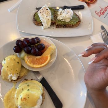 Broken Yolk Cafe - Classic Eggs Benedict & Classic Avocado Toast - Breakfast & Brunch Near Me - Las Vegas, Nevada Broken Yolk Cafe - Classic Eggs Benedict & Classic Avocado Toast - Breakfast & Brunch Near Me - Las Vegas, Nevada