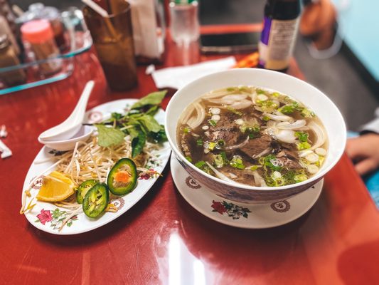 Cafe & pho Hoang by null