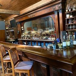 Blue Heron Steakhouse - Love this bar.