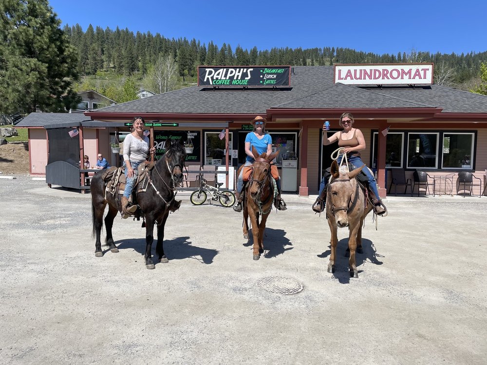 Ralph's Coffee House & Cafe Logo