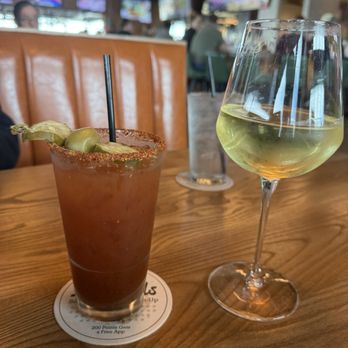 30hop - Bloody Mary and Pinot Grigio - Beer Bar Near Me - Lee's Summit, Missouri