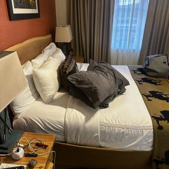 El Rancho Hotel - Room - Hotels Near Me - Gallup, New Mexico