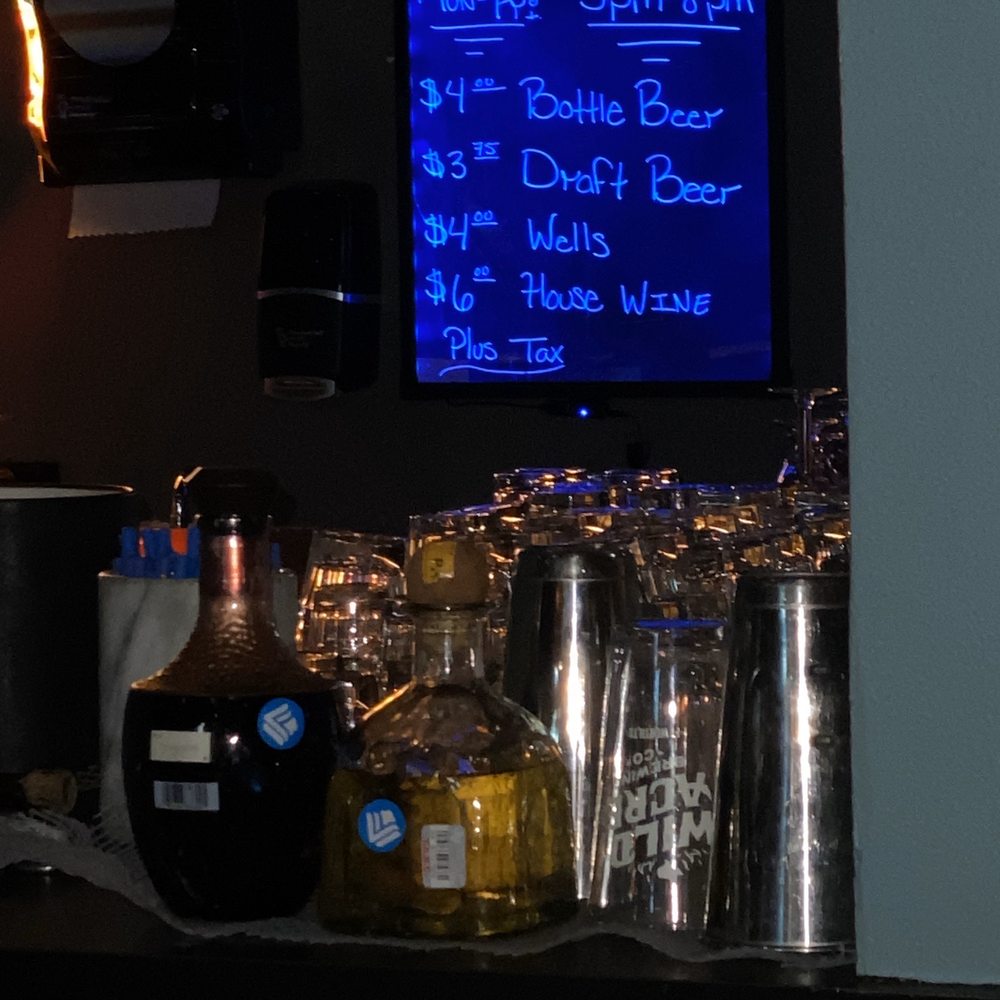 Magnim's - Happy hour deals - Lounges Near Me - El Paso, Texas