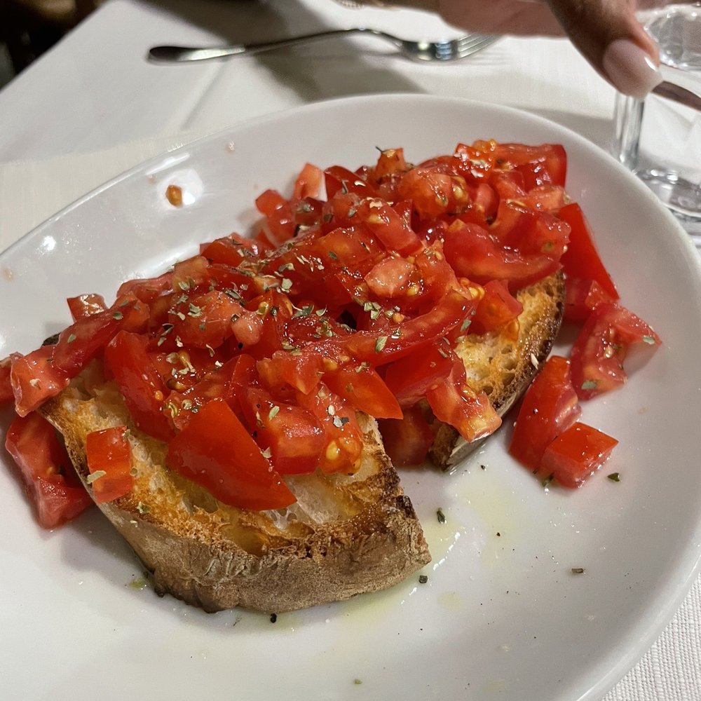 Da Romolo Alla Mole Adriana - Bread with Tomato - Pizza Near Me - Rome, RM Da Romolo Alla Mole Adriana - Bread with Tomato - Pizza Near Me - Rome, RM