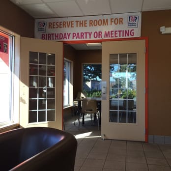 Dunkin' - Nice party /meeting room. - Coffee & Tea Near Me - Chiefland, Florida