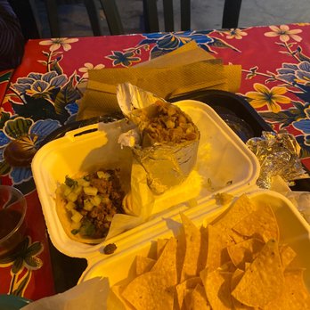 Hugo's Tacos - Taco and Burrito   No good - Mexican Near Me - Studio City, California