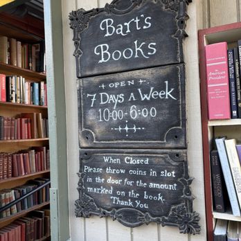 Bart's Books - Sign in the entrance area - Bookstores Near Me - Ojai, California
