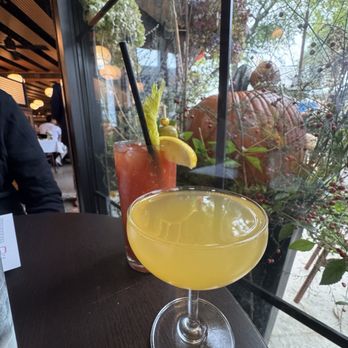Bistro de Ville - Bloody Mary & peach Bellini - French Near Me - Scarsdale, New York