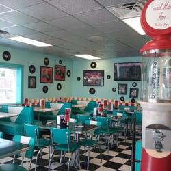 Alex's Grill and Ice Cream