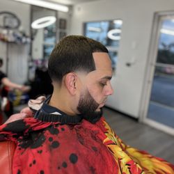 Kingdom Barbershop - Taper and beard