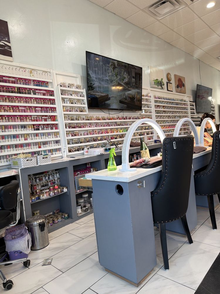 Affinity Nails Logo