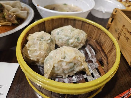 Ying Dim Sum 88 蓝天点心 by null