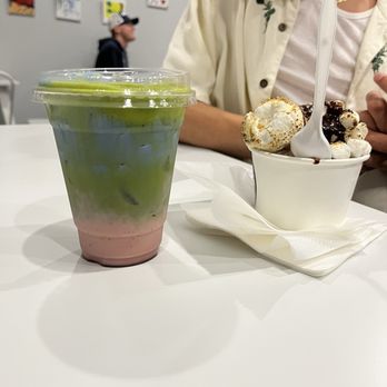 Brews and Scoops - spirulina blueberry latte and smores sunday - Ice Cream & Frozen Yogurt Near Me - Blue Bell, Pennsylvania