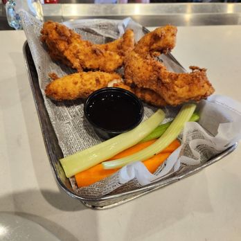Red’s Kitchen + Tavern - Chicken tenders - American Near Me - Seabrook, New Hampshire