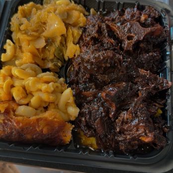 Taste Da Vibez - Oxtails, yellow rice cabbage and Mac and cheese !! This was well worth the price you get a lot of food and the quality is amazing - Soul Food Near Me - Garner, North Carolina