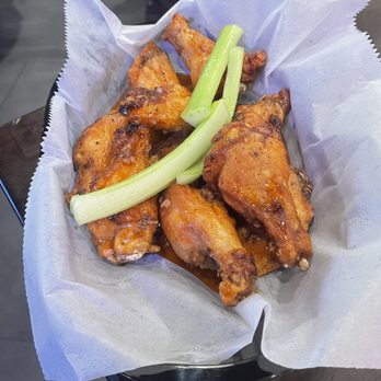 Pints & Pies Neighborhood Pub - Dirty Wings - Pubs Near Me - Bethlehem, Pennsylvania
