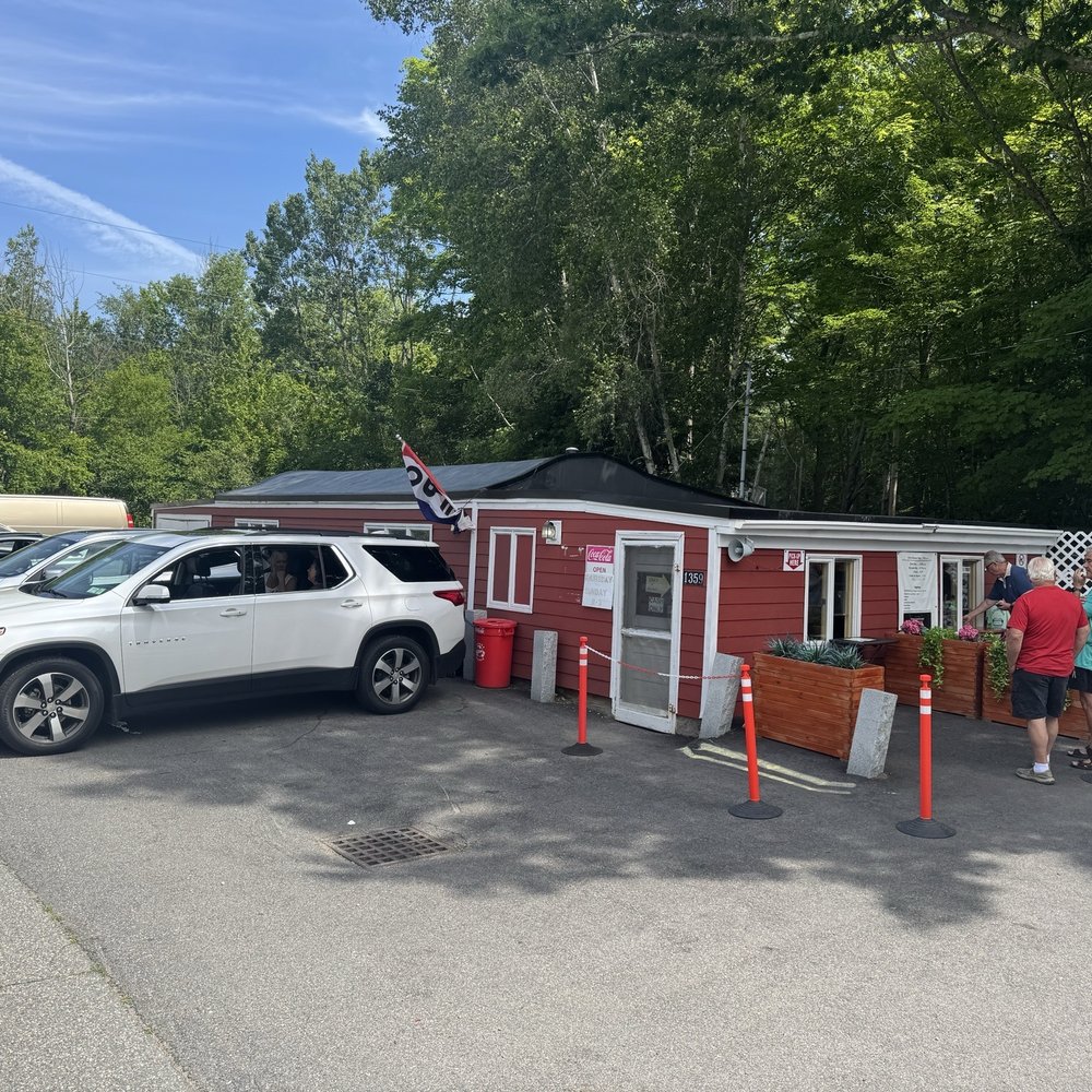 Flo's Hot Dogs - Flo's restaurant - Hot Dogs Near Me - Cape Neddick, Maine Flo's Hot Dogs - Flo's restaurant - Hot Dogs Near Me - Cape Neddick, Maine