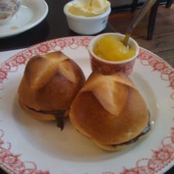 Gartine - Chocolate brioche with delicious lemon curd