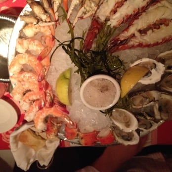 Shaw's Crab House - Cold App Combo - oysters, shrimp, blue crab fingers, alaskan red king crab bites, maine red lobster - Seafood Near Me - Chicago, Illinois