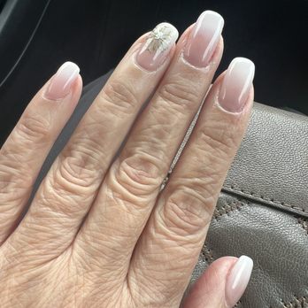 Sapphire Beauty Lounge - gel ombre with design - Nail Salons Near Me - Newark, California