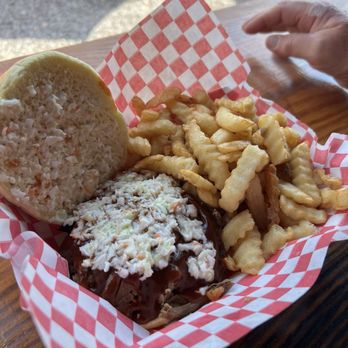 Hank's Smokehouse - Pork sandwich! - Smokehouse Near Me - LaFayette, Georgia Hank's Smokehouse - Pork sandwich! - Smokehouse Near Me - LaFayette, Georgia