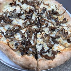 The Elevens Lounge - Funghi pizza. Mushrooms a bit TOO crispy/crunchy, but otherwise good!