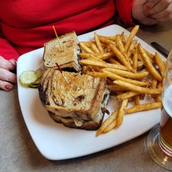 Headquarters Bar & Restaurant - Mushroom swiss melt