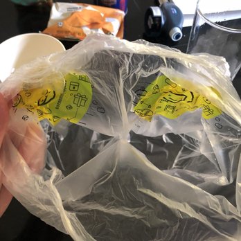 Happy Lemon - Genius! Their bag is split to hold boba cups perfectly! - Bubble Tea Near Me - Bellevue, Washington Happy Lemon - Genius! Their bag is split to hold boba cups perfectly! - Bubble Tea Near Me - Bellevue, Washington