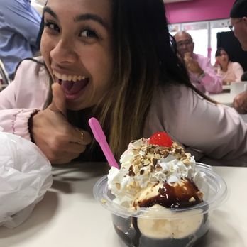 Baskin-Robbins - Brownie Sundae - Ice Cream & Frozen Yogurt Near Me - Aiea, Hawaii Baskin-Robbins - Brownie Sundae - Ice Cream & Frozen Yogurt Near Me - Aiea, Hawaii