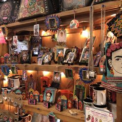 Plaza Gifts - Frida
