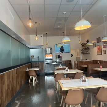 Bushfire Kitchen - American Near Me - Cypress, California