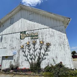Hurley Farm - Side barn - straw $5/bundle