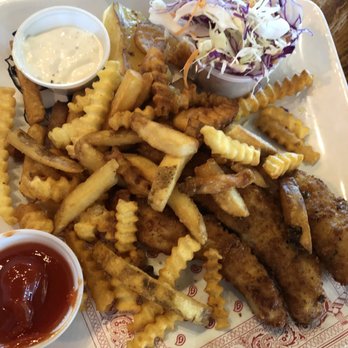 Guy Fieri's - Fish and chips - American Near Me - Cancún, ROO