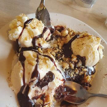 Noisy Goose Cafe - Brownie Sundae - American Near Me - Palmer, Alaska Noisy Goose Cafe - Brownie Sundae - American Near Me - Palmer, Alaska