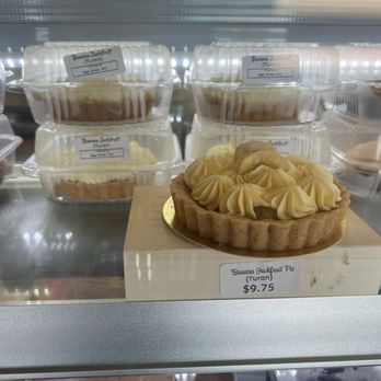 Panaderia - Popular Turon pie with banana and jackfruit inside - Desserts Near Me - Glenview, Illinois Panaderia - Popular Turon pie with banana and jackfruit inside - Desserts Near Me - Glenview, Illinois