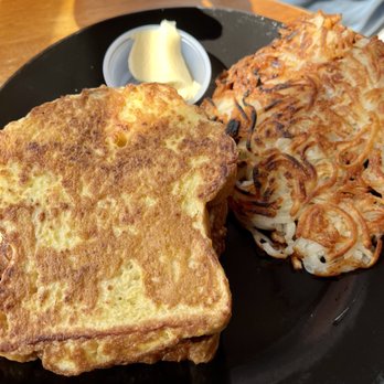 Connie's Kitchen - Lumberjack with hash browns - Bakeries Near Me - Hardwick, Vermont