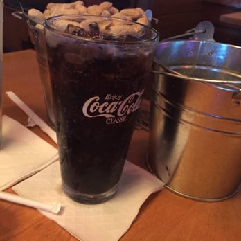 Texas Roadhouse - Peanut paling - Steakhouses Near Me - Brooklyn, Ohio