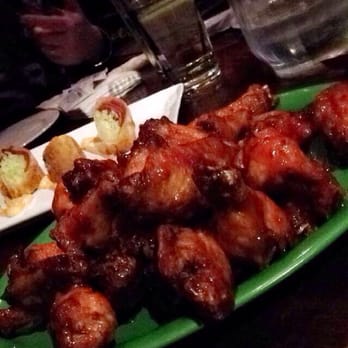 Braveheart Highland Pub - Chicken wings.. Super huge! - Scottish Near Me - Hellertown, Pennsylvania